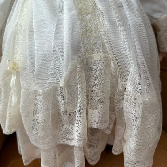 Porcelain Doll - Picture 7 of 16